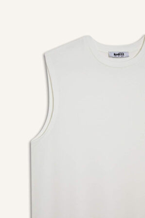 DeFacto Regular Fit Bisiklet Yaka Basic Düz Kolsuz Tesettür Tişört A8352AX25SPER225
