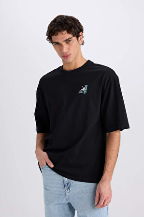 DeFacto %100 Pamuk Loose Fit Bisiklet Yaka Sırt Baskılı Kısa Kollu Tişört D7358AX25SPBK81
