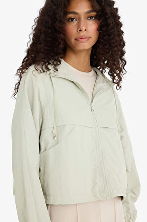 Regular Fit Kapüşonlu Fermuarlı Crop Yağmurluk 