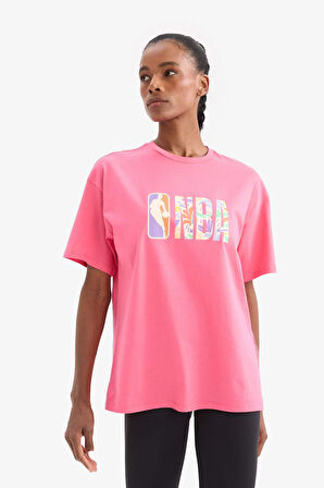 DeFactoFit NBA Wordmark Oversize Geniş Kalıp Bisiklet Yaka Kısa Kollu Tişört A1711AX25SMPN239