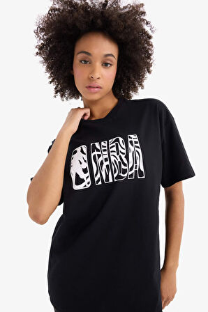DeFactoFit NBA Wordmark Oversize Geniş Kalıp Bisiklet Yaka Kısa Kollu Tişört B3961AX25SPBK81