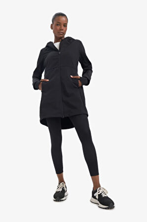 Defactofit Su Geçirmez Softshell Slim Fit Dar Kesim Kapüşonlu Fermuarlı Cepli Parka