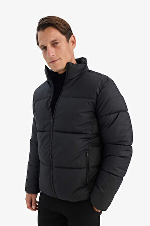 Slim Fit Dar Kesim Dik Yaka Astarlı Fermuarlı Su Geçirmez Mont