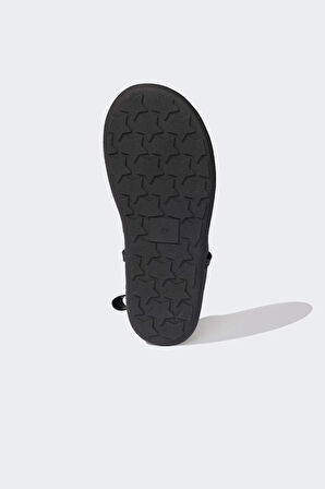 DeFacto Kadın Düz Taban Suni Deri Sandalet D8966AX25SMRD43