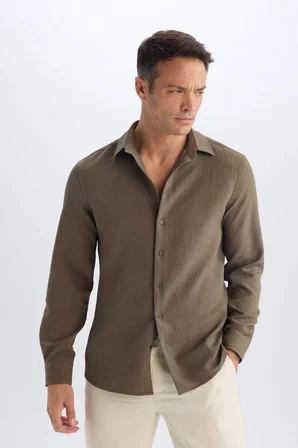 DeFacto Modern Fit Polo Yaka Dokulu Esnek Kumaş Uzun Kollu Gömlek D7246AX25SPKH264