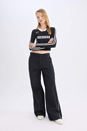 DeFacto Coool Wide Leg Geniş Bol Paça Cepli Şerit Detaylı Normal Bel Pantolon D4404AX24AUBK27