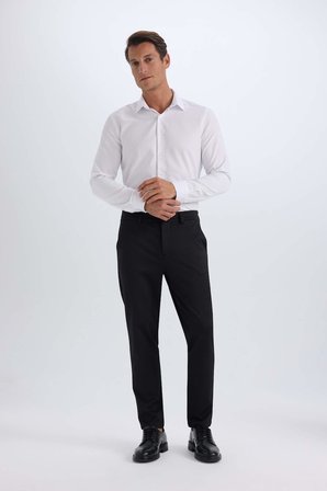 DeFacto Jogger Düz Paça Her Yöne Esneyen Yazlık Kumaş Pantolon T6317AZ25SPBK27