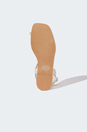 DeFacto Kadın Taşlı Düz Taban Suni Deri Sandalet D8968AX25SMWT55