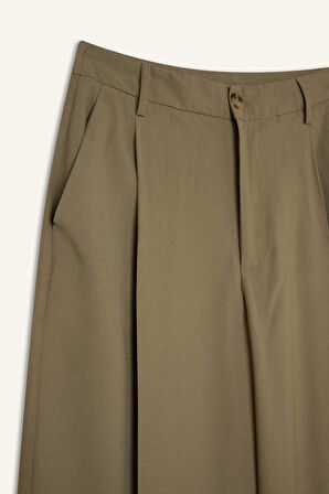 DeFacto Wide Leg Piliseli Klasik Kumaş Pantolon Yüksek Bel Geniş Paça Basic Düz Tensel Çift Cepli D4564AX24AUKH419