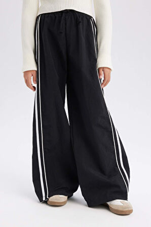DeFacto Kız Çocuk Beli Lastikli Wide Leg Geniş Paça Pantolon D8485A825SPBK27