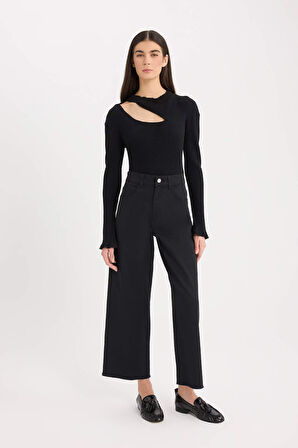 DeFacto Slim Fit Dar Kesim Yarım Balıkçı Yaka Basic Düz Fitilli Kaşkorse Uzun Kollu Tişört	 C8473AX24AUBK81