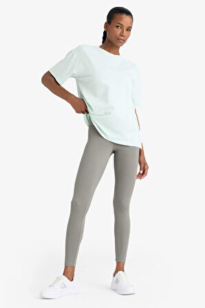 DeFactoFit Comfort Fit Bisiklet Yaka Basic Düz Sporcu Kısa Kollu Tişört E3494AX25SMGN1114