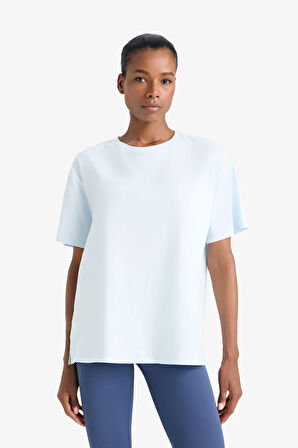 DeFactoFit Comfort Fit Bisiklet Yaka Sporcu Kısa Kollu Tişört E3494AX25SMBE817