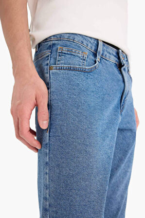 DeFacto Pedro Slim Fit Dar Kalıp Normal Bel Dar Paça Jean Pantolon E1929AX25SPNM28