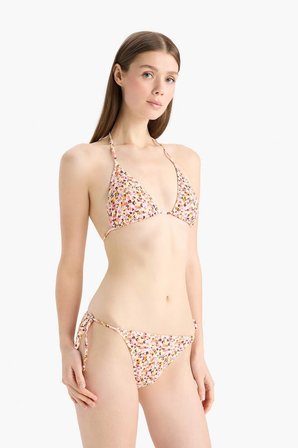 DeFacto Regular Fit Çiçekli Bürümcük Bağcıklı Bikini Altı E2577AX25SMRD194