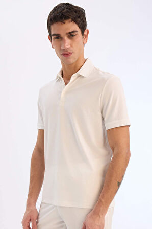 DeFacto Slim Fit Dar Kesim Polo Yaka Dokulu Kısa Kollu Krinkıl Beyaz Tişört E1222AX25SMWT32