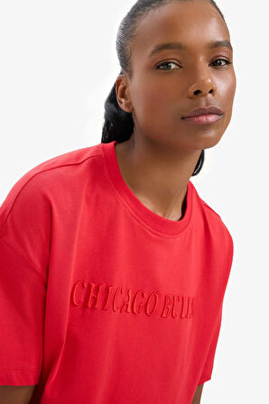 DeFactoFit NBA Chicago Bulls Oversize Geniş Kalıp Bisiklet Yaka Nakış Baskı Penye Kısa Kollu Tişört B9954AX25SMRD303