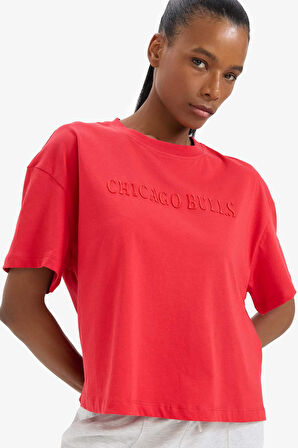 DeFactoFit NBA Chicago Bulls Oversize Geniş Kalıp Bisiklet Yaka Nakış Baskı Penye Kısa Kollu Tişört B9954AX25SMRD303