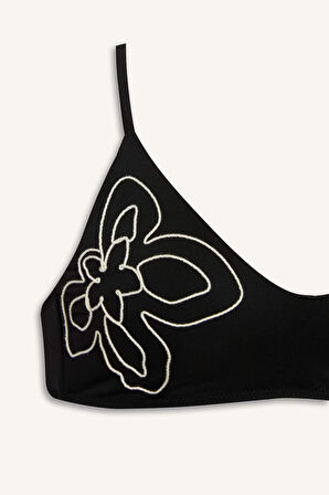 Regular Fit Nakışlı Bikini Üstü-Fall in Love 