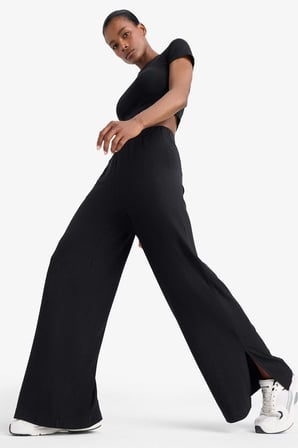 DeFacto Wide Leg Geniş Paça Cepli Yırtmaçlı İnce Sporcu Pantolon E2538AX25SMBK81