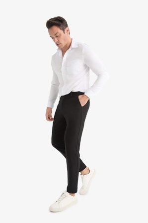 DeFacto Tailored Fit Düz Paça Her Yöne Esneyen Yumuşak Tuşe Cepli Pantolon C7508AX25AUBK27