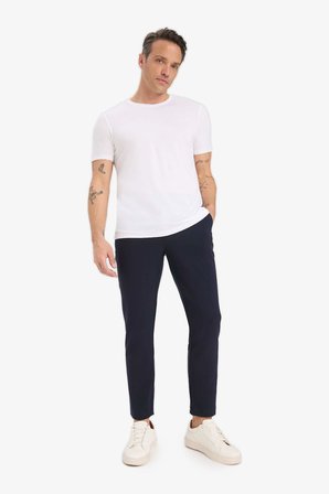 DeFacto Slim Fit Bisiklet Yaka Modal Karışımlı Pamuklu Basic Kısa Kollu Tişört M6606AZ25AUWT34