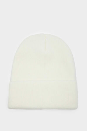 Kadın Dokuma Etiketli Bere