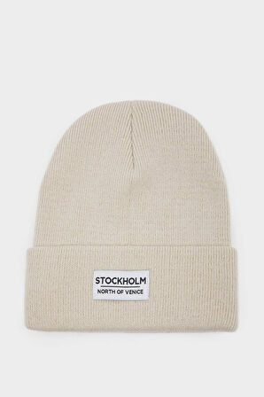 Kadın Dokuma Etiketli Bere