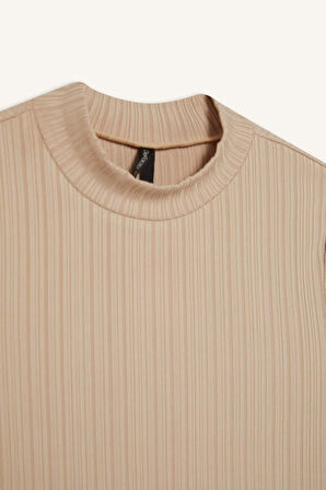 Regular Fit Yarım Balıkçı Yaka Fitilli Kaşkorse Kısa Kollu Tişört