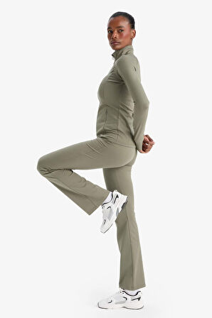 DeFactoFit Flare Fit İspanyol Paça Standart Boy Sporcu Pantolon