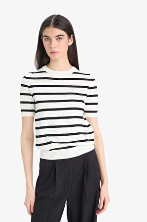 Regular Fit Bisiklet Yaka Çizgili Kısa Kollu Kazak