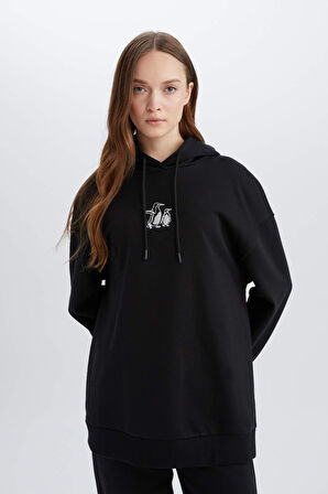 DeFacto Relax Fit Kapüşonlu İçi Yumuşak Tüylü Nakışlı Kalın Sweatshirt Tunik E1203AX24WNBK81