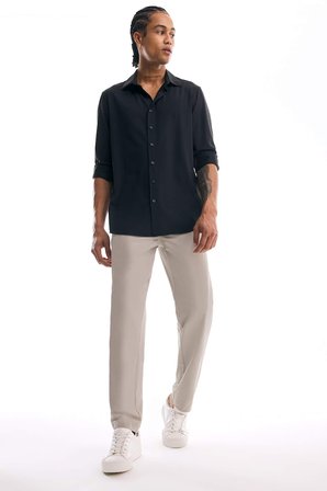 DeFacto Slim Fit Polo Yaka Esnek Kumaş Basic Uzun Kollu Siyah Gömlek B6491AX25SPBK81