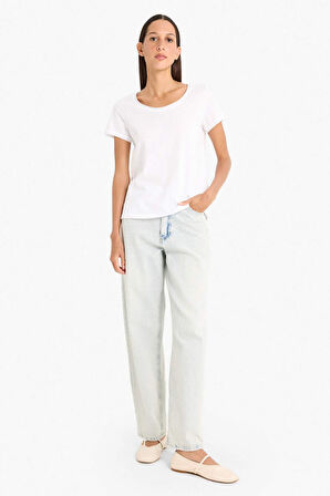 DeFacto Regular Fit Yuvarlak Yaka Basic Düz Kısa Kollu Beyaz Tişört	 K1508AZ25SMWT83