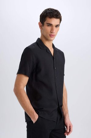 DeFacto Modern Fit Yazlık Polo Yaka Basic Düz Kısa Kollu Gömlek V8406AZ25SMBK27