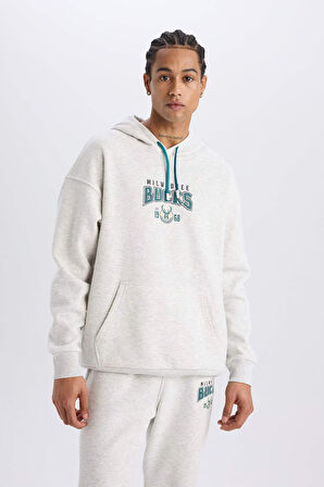 DeFactoFit NBA Milwaukee Bucks Oversize Geniş Kalıp Kapüşonlu Sırt Baskılı Kalın Sweatshirt D6699AX25SPGR421