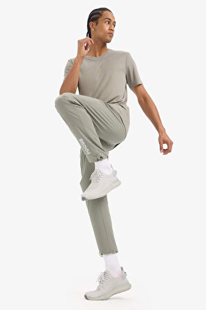 DeFactoFit Slim Fit Dar Kesim Çift Cepli Dokuma Sporcu Jogger