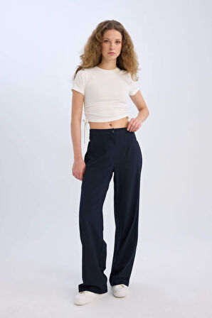 DeFacto Wide Leg Kumaş Pantolon Normal Bel Geniş Bol Paça Cepli Standart Boy D4356AX25SPNV199