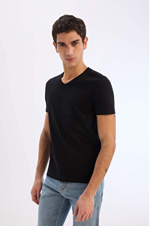 DeFacto Slim Fit Dar Kesim V Yaka Basic Düz Kısa Kollu %100 Pamuk Tişört M7668AZ25SPBK81