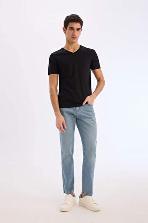 DeFacto Slim Fit Dar Kesim V Yaka Basic Düz Kısa Kollu %100 Pamuk Tişört M7668AZ25SPBK81