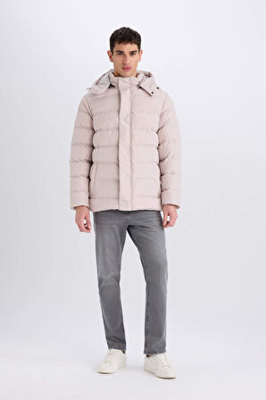 Regular Fit Kapüşonlu Şişme Mont Fermuarlı Çıtçıt Kapamalı Cepli