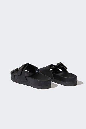 DeFacto Erkek Düz Taban Suni Deri Terlik E6248AX25HSBK23