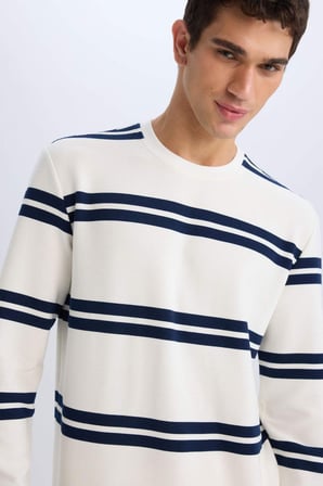DeFacto Regular Fit Bisiklet Yaka Dokulu Sweatshirt D7595AX25SPWT32