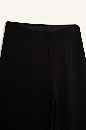 DeFacto Wide Leg Standart Boy Basic Düz Geniş Bol Paça Eşofman Altı E7952AX25SPBK81
