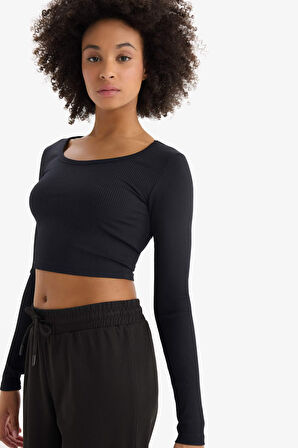 DeFactoFit Cropped Fit Bisiklet Yaka Sporcu Uzun Kollu Tişört E7282AX24WNBK81
