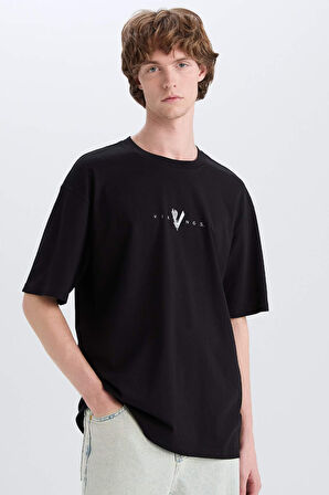 DeFacto %100 Pamuk Vikings Valhalla Boxy Fit Bisiklet Yaka Sırt Baskılı Kısa Kollu Tişört E3277AX25SMBK81