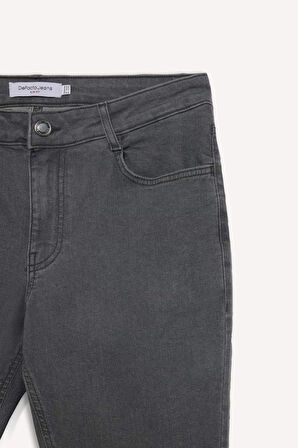 DeFacto Pedro Slim Fit Dar Kalıp Normal Bel Dar Paça Jean Pantolon E7440AX25SMNM55