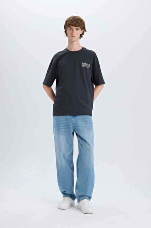 DeFacto %100 Pamuk Oversize Geniş Kalıp Bisiklet Yaka Sırt Baskılı Kısa Kollu Tişört E3799AX25SMAR104