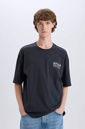 DeFacto %100 Pamuk Oversize Geniş Kalıp Bisiklet Yaka Sırt Baskılı Kısa Kollu Tişört E3799AX25SMAR104