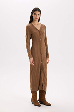 DeFacto Bodycon Vücudu Saran Basic Düz V Yaka Düğmeli Fitilli Kaşkorse Midi Uzun Kollu Elbise B3261AX24WNBN325